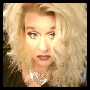 Meet your Posher, Lori